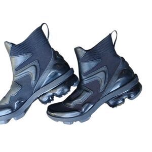 Nike Womens Black Athletic Sneakers On Hold